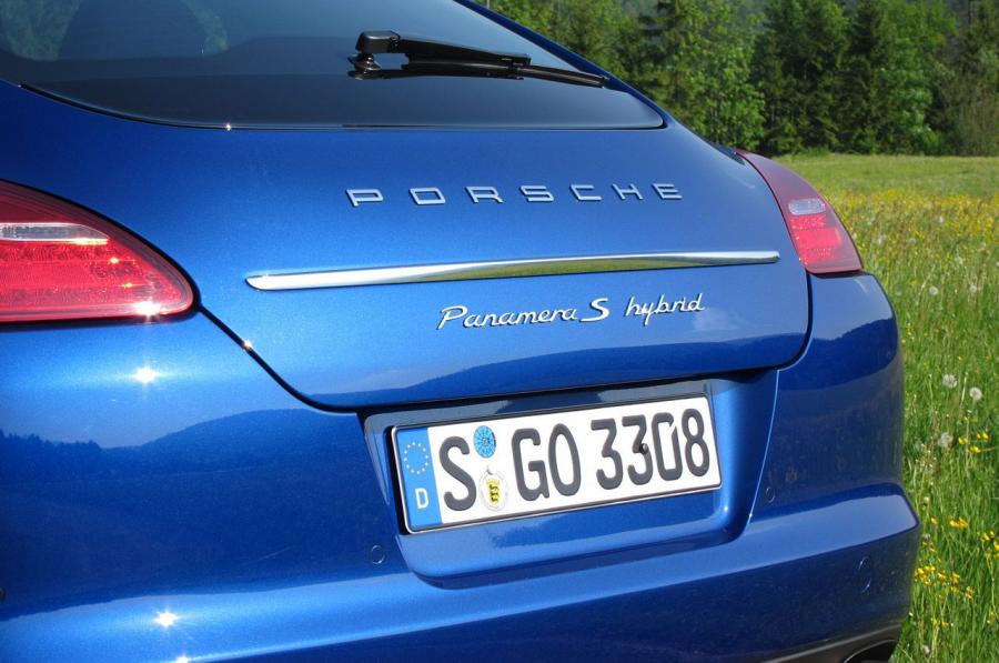  Porsche Panamera S Hybrid 2012 года  (фото 45 из 53)